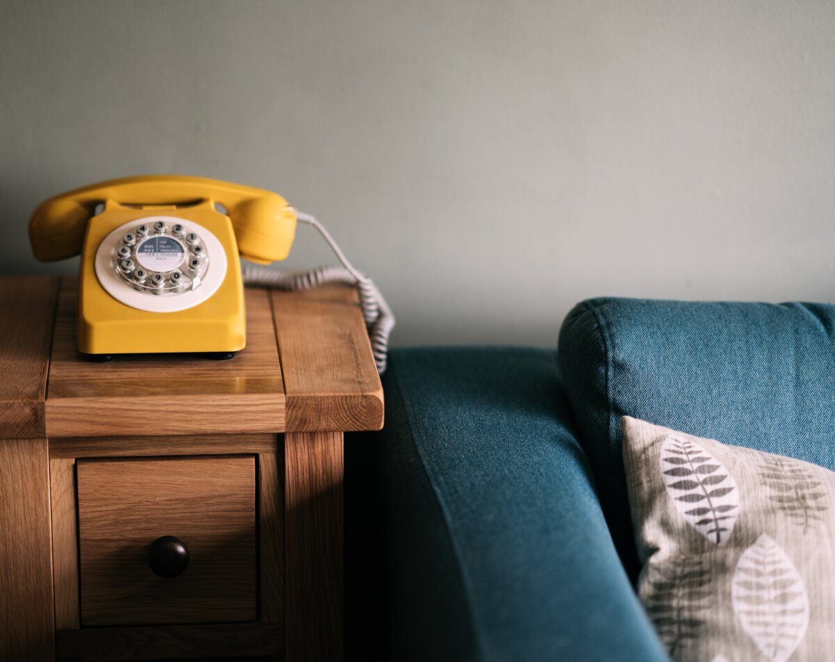 telephone annie-spratt-cZkFw06aX_8-unsplash.jpg