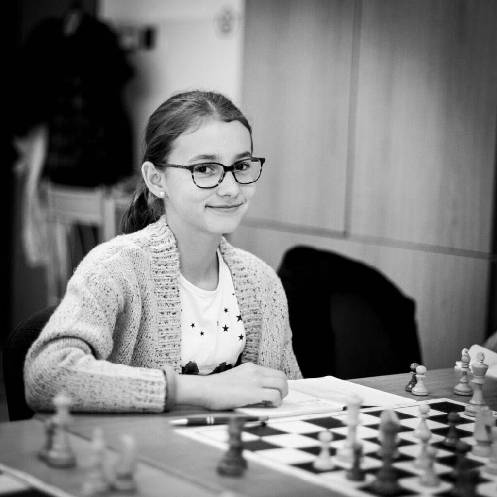 chess girl michal-vrba-s6iBsqpqaME-unsplash