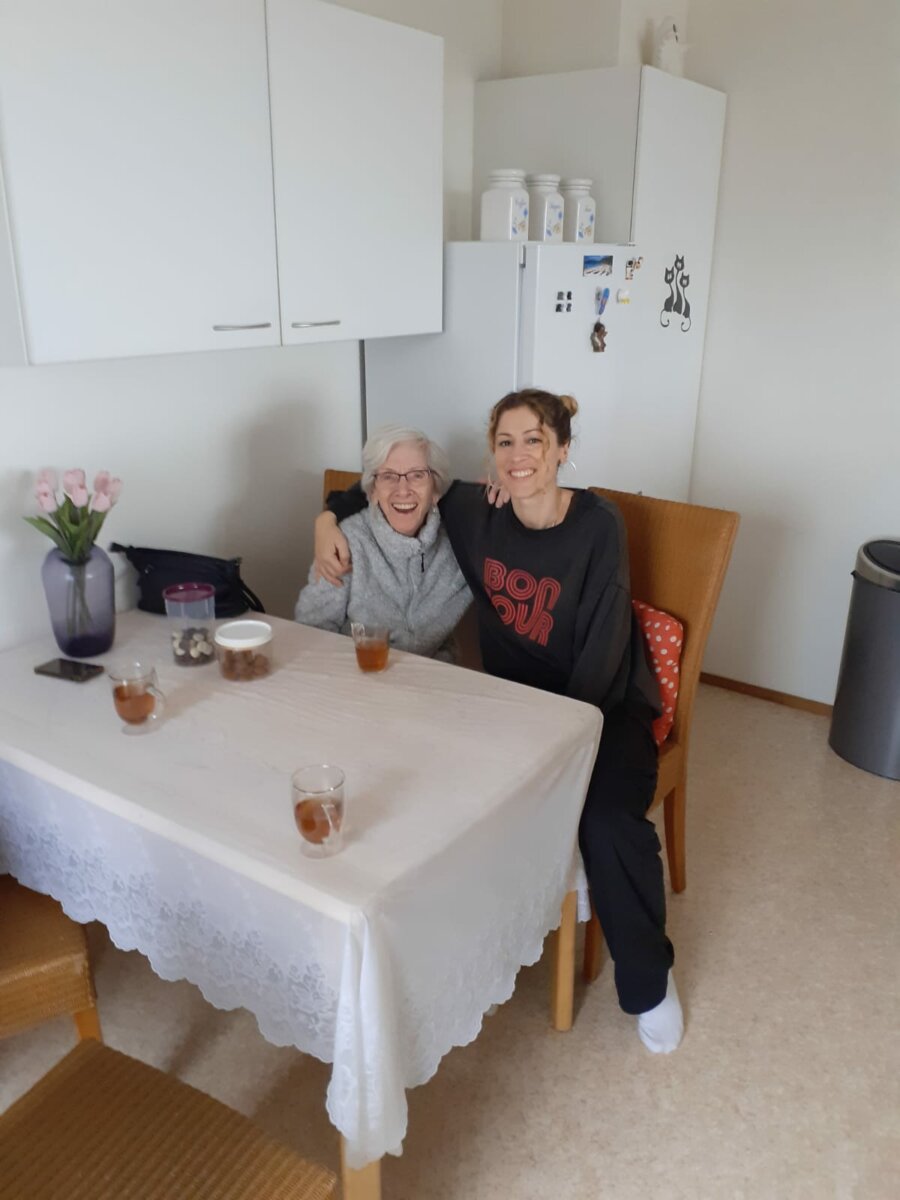 Celine & Liesbeth BuurtBel