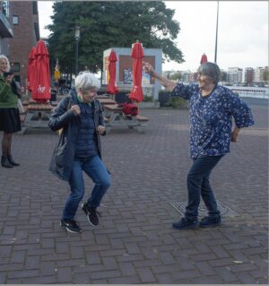 Aafke en Marijke dansen 2023