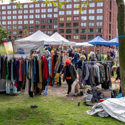 Weggeefmarkt in de bogorttuin